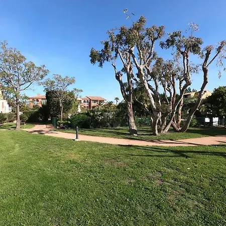 Presqu'ile De Giens - Hameau De La Pinede * Hyères